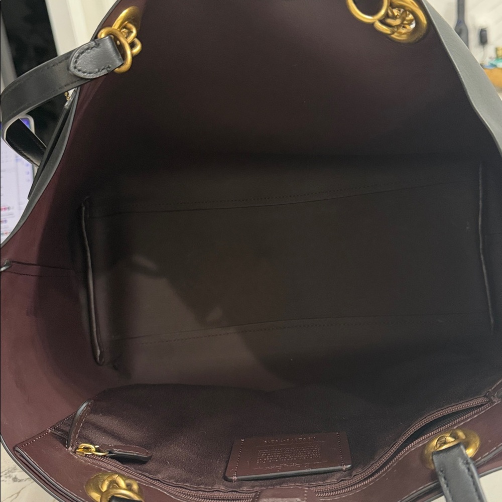 Hot- Coach Signature Chain Central Tote Black Leather - Picture 2 of 10